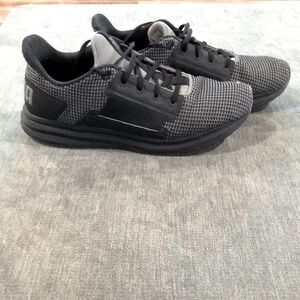 Puma running shoes. Size 10.5.